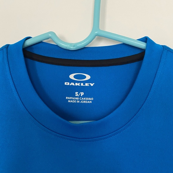 Oakley long sleeve Size: S Color: Blue - Picture 3 of 5